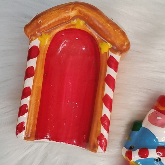 Vintage Christmas Santa Claus Nutcracker North Pole Salt & Pepper Shakers - Picture 7 of 16